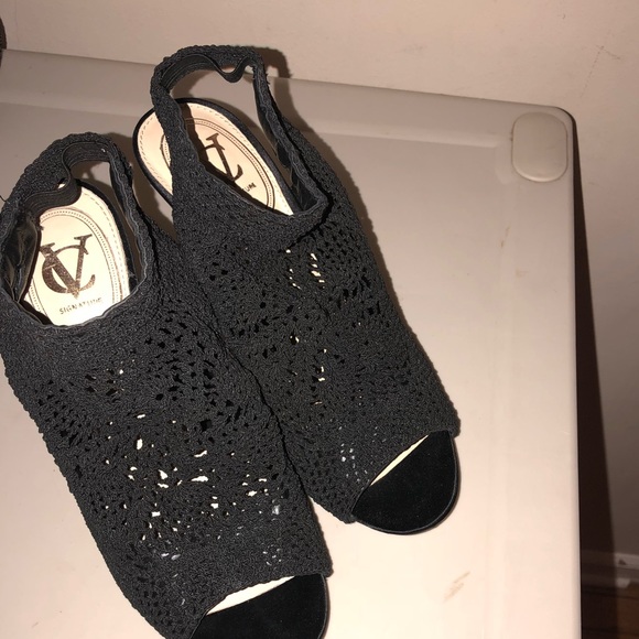 Black Vince Cameron signature v-Bellini heels - Picture 3 of 5